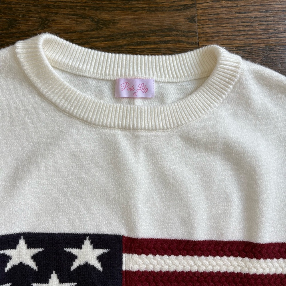 New Pink Lily Women's Crew Neck Sweater - White with American Flag Small - Picture 4 of 5